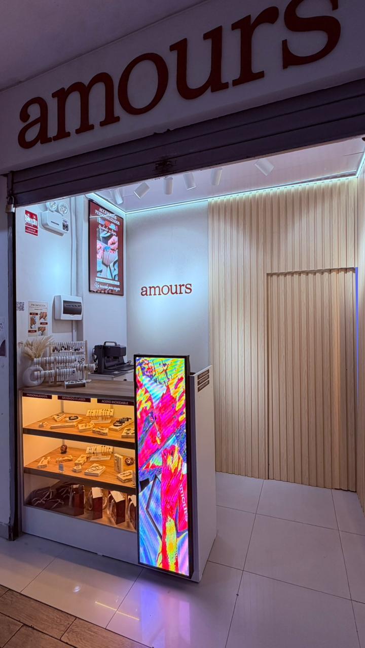 Fachada de la tienda física Amours en Jirón Ica 140, Cercado de Lima